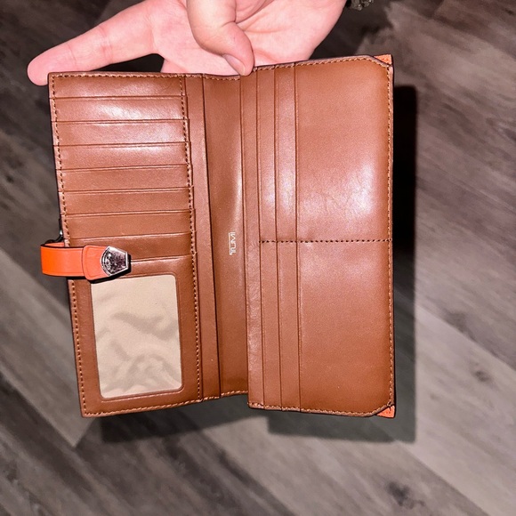 Tumi Wallet - Picture 3 of 3